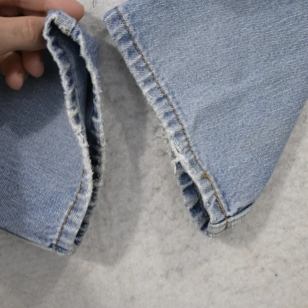 Levi's 550 Jeans Men 34x30 Relaxed Fit Blue Denim‎ Light Wash Tapered Leg